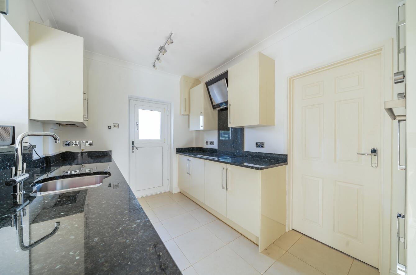 Bron Y Bryn, Killay, Swansea, SA2 7NP
